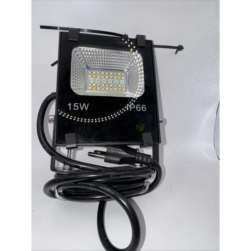 15 W Flood Light Ip66‎ multicolor. Excellent